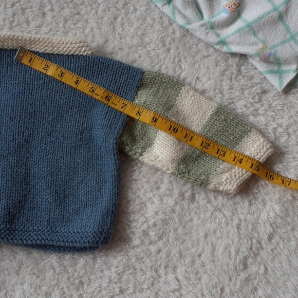 Babies Hand-Made Green, Blue and Cream Sweater No Size or Brand Tags - Picture 5 of 7